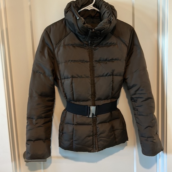 ZARA puffy 30% feather filled winter coat in good condition. No rips or tears. - Picture 3 of 6